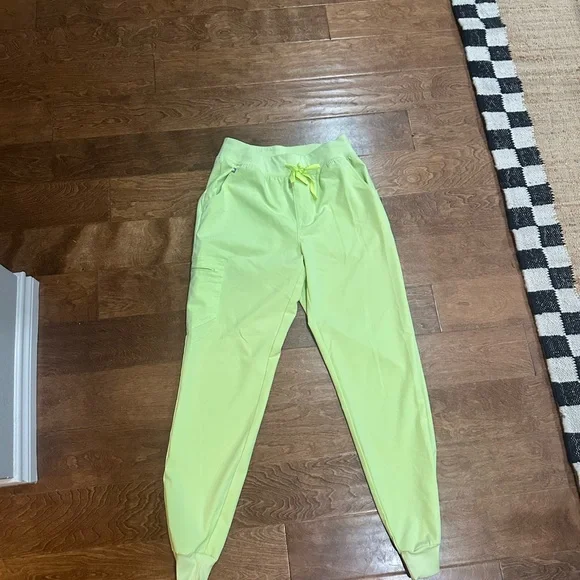 Figs Scrub Set EUC! Sea-Mist medium ruffle top and medium tall joggers! - Picture 2 of 8